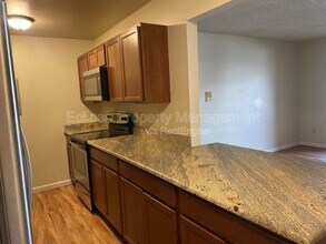 512 Bell Ct in Alamosa, CO - Foto de edificio - Building Photo