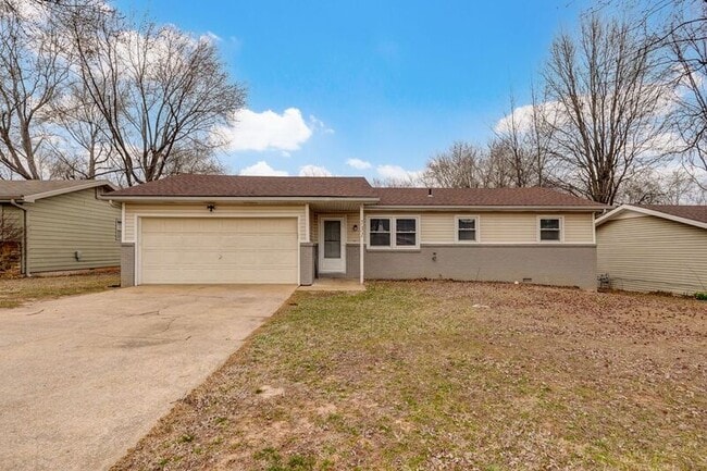 property at 731 W Greenwood St