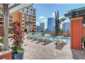 110 N Federal Hwy in Fort Lauderdale, FL - Building Photo - Building Photo