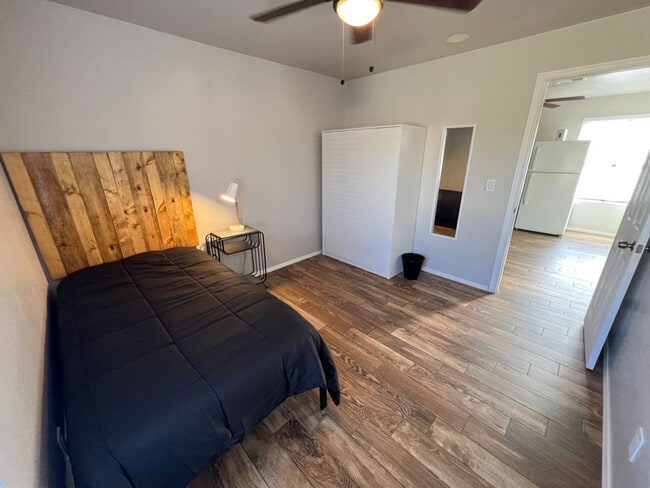 property at 3645 W Hadley St
