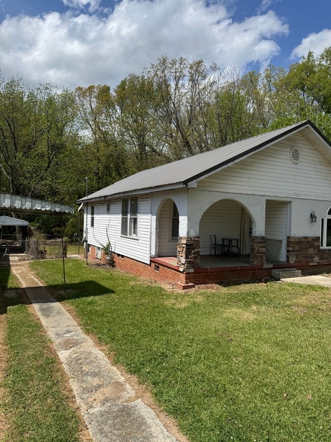 2508 Gurnee Ave in Anniston, AL - Foto de edificio - Building Photo