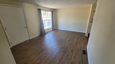 5137 Raynor Rd in Garner, NC - Building Photo - Building Photo