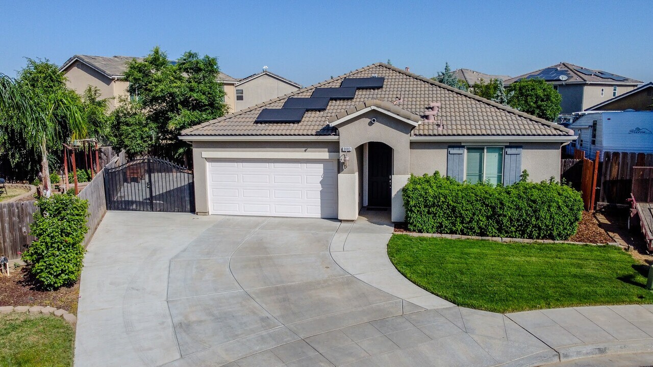 3083 N Stanley Ave in Fresno, CA - Building Photo