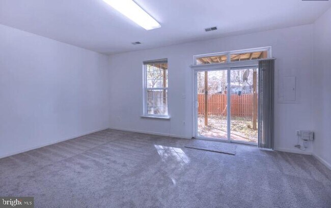 46801 Sweet Birch Terrace in Sterling, VA - Building Photo - Building Photo