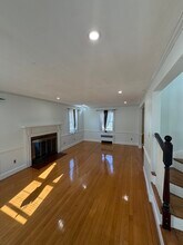 632 W Roxbury Pkwy in Boston, MA - Building Photo - Building Photo