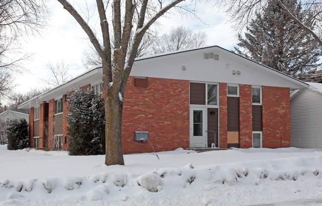 1500 7th 1/2 St in Willmar, MN - Foto de edificio - Building Photo