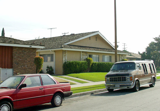 1017 N Shattuck Pl in Orange, CA - Building Photo - Other