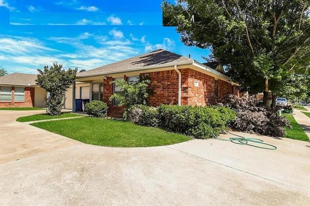 136 Stewart Bend Ct in Azle, TX - Building Photo - Building Photo