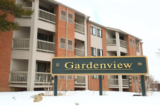 Gardenview Apartments in Flint, MI - Building Photo - Building Photo