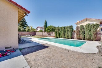 864 E Eldorado Ln in Las Vegas, NV - Building Photo - Building Photo