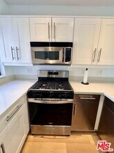 10926 Bluffside Dr in Los Angeles, CA - Building Photo - Building Photo
