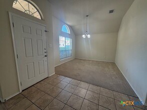 2001 Hearthstone Dr in San Marcos, TX - Building Photo - Building Photo
