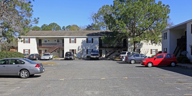 Baytree Ridge Apartments in Valdosta, GA - Building Photo - Building Photo