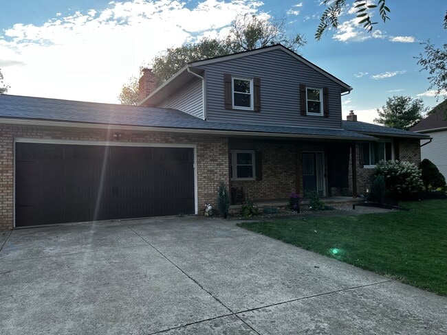 10653 Mogadore Ave NW in Uniontown, OH - Building Photo - Building Photo
