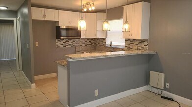 10704 N 15th St in Tampa, FL - Building Photo - Building Photo