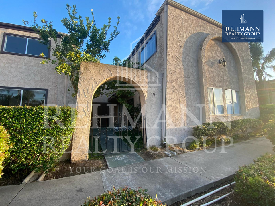 294 Chambers St in El Cajon, CA - Building Photo
