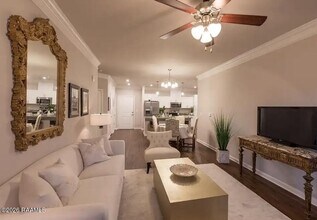 1521 Camellia Blvd in Lafayette, LA - Building Photo - Building Photo