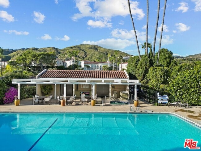 23924 De Ville Way, Unit D in Malibu, CA - Building Photo - Building Photo