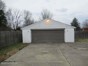 4330 Bayberry Dr in Louisville, KY - Building Photo - Building Photo