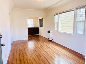 803-807 Jamaica Ct in San Diego, CA - Building Photo - Building Photo