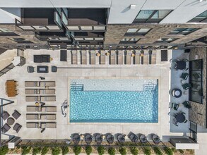 Darby at Briarcliff in Kansas City, MO - Foto de edificio - Building Photo