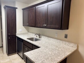 2738 Oak Rd in Walnut Creek, CA - Building Photo - Building Photo