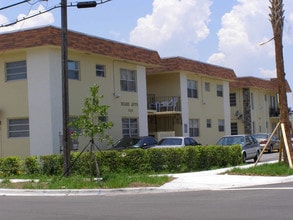 Diane Apartments in Miami, FL - Building Photo - Building Photo