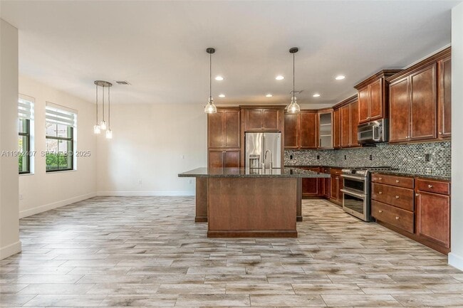 3155 NW 124th Way in Sunrise, FL - Building Photo - Building Photo