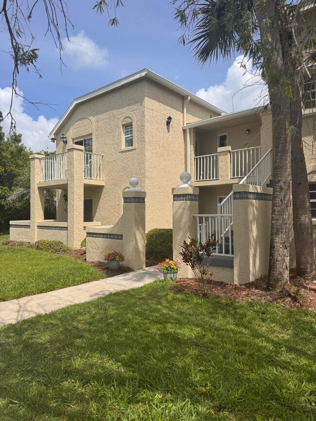 property at 1614 SE Green Acres Cir