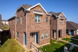 Cottages at Summer Creek in Fort Worth, TX - Building Photo - Building Photo