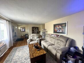 34 Olcott St, Unit A in Watertown, MA - Building Photo - Building Photo