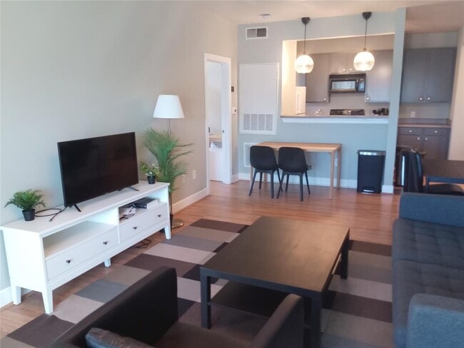 property at 1901 Crossing Pl