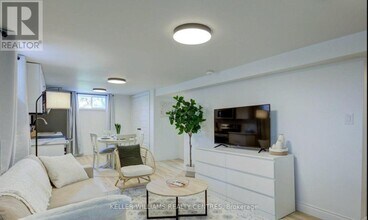 40 Sophia St W in Barrie, ON - Building Photo - Building Photo