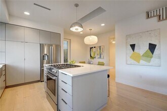 1114 Mariposa Dr in Austin, TX - Building Photo - Building Photo