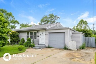 670 Florland Dr in Florissant, MO - Building Photo