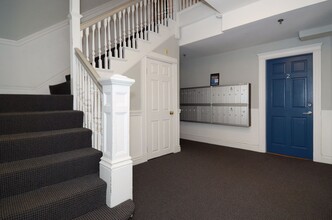 18 Camelot Ct in Boston, MA - Building Photo - Building Photo