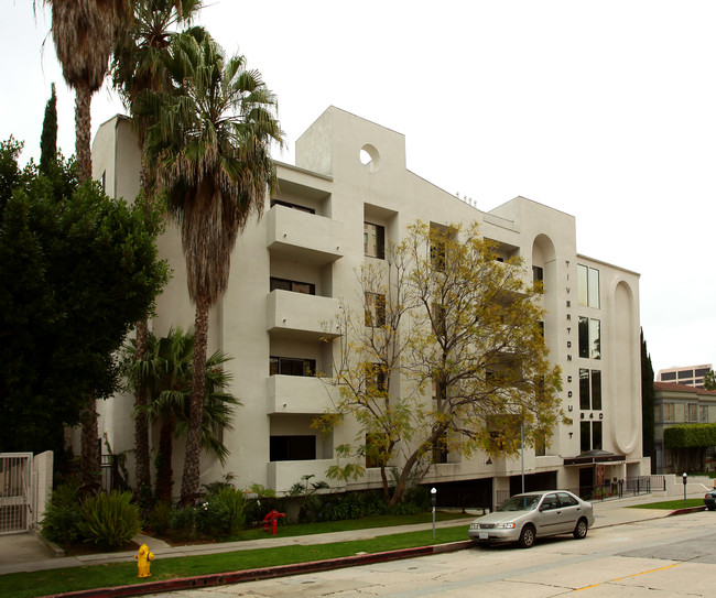 Tiverton Court in Los Angeles, CA - Building Photo - Building Photo