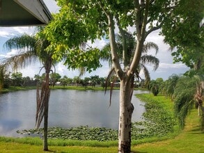 2000 S Main St in Belle Glade, FL - Foto de edificio - Building Photo