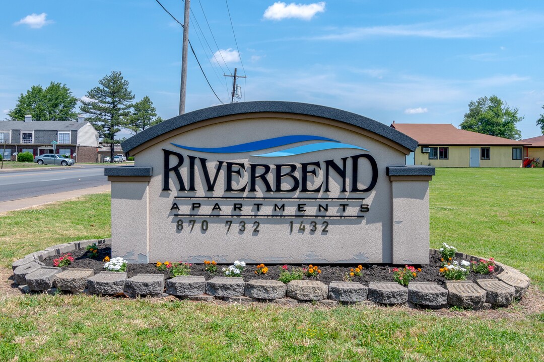 Riverbend Apartments in West Memphis, AR - Building Photo