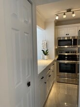 860 NW 87th Ave, Unit 102 in Miami, FL - Building Photo - Building Photo