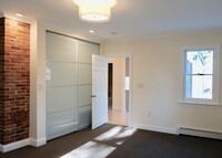 51 Warren St, Unit 2 in Medford, MA - Foto de edificio - Building Photo