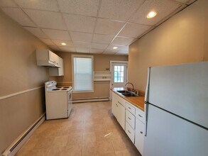 27 First Ave, Unit #4 in Broadalbin, NY - Foto de edificio - Building Photo