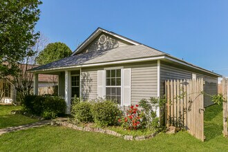 117 Village Dr in Benton, AR - Foto de edificio - Building Photo