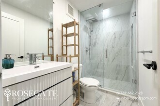 1218A Islington Ave in Toronto, ON - Building Photo - Building Photo