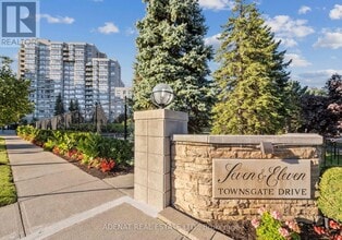 7 Townsgate Dr in Vaughan, ON - Building Photo - Building Photo