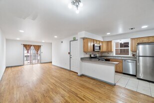 38 Graham St in Jersey City, NJ - Building Photo