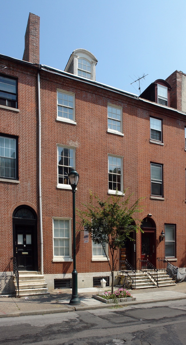 1215 Spruce St in Philadelphia, PA - Foto de edificio - Building Photo