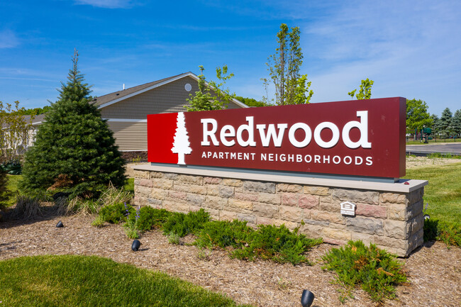 Redwood Superior Township in Superior Township, MI - Foto de edificio - Building Photo