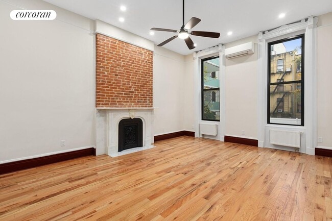 446 E 118th St in New York, NY - Foto de edificio - Building Photo