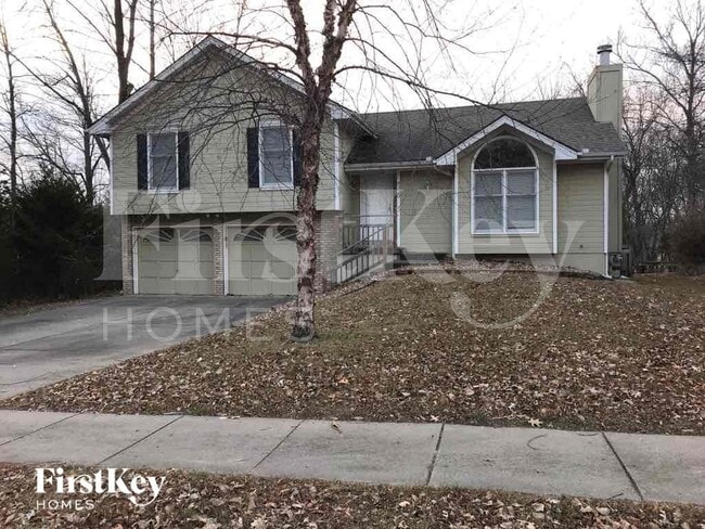 8320 N Allenton Dr, Unit 807 in Kansas City, MO - Building Photo - Building Photo